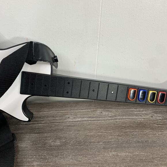 Nintendo Wii Guitar Hero Controller Gibson Les Paul RedOctane 95125.805 W/ Strap - Picture 3 of 10
